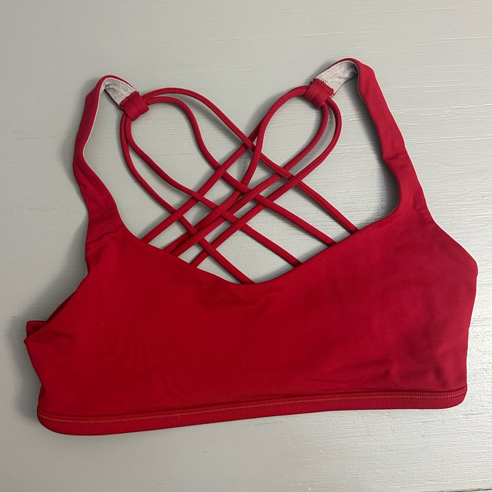 Lululemon Free To Be Bra EUC Size 6